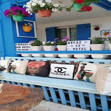 Beyaz Ev Pensiune Alacati