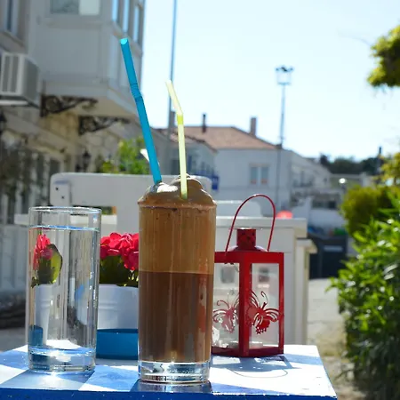 Beyaz Ev Alacati