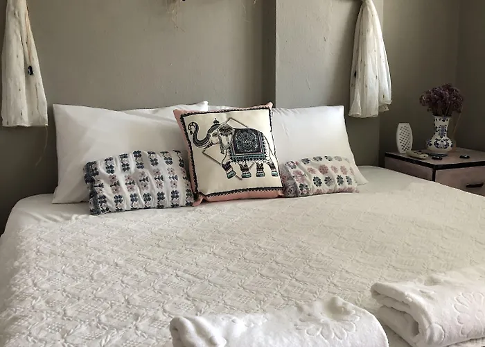 Beyaz Ev Pensión 3*