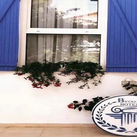 Beyaz Ev Gasthof Alaçatı